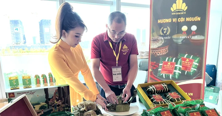 Promoting OCOP products in association with tourism development
