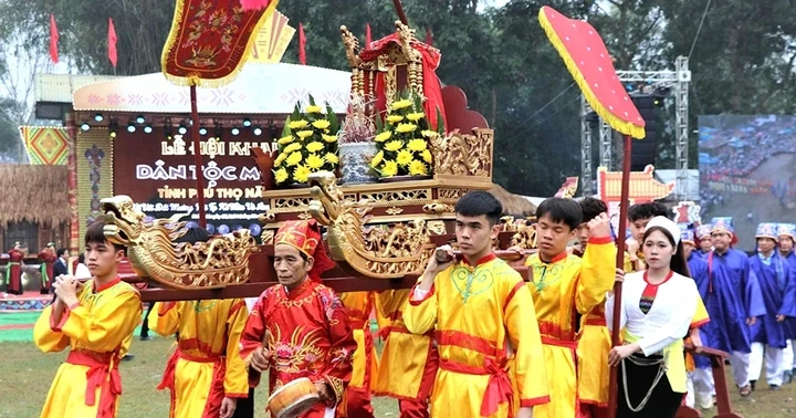 Spreading the Cultural Identity of the Muong People